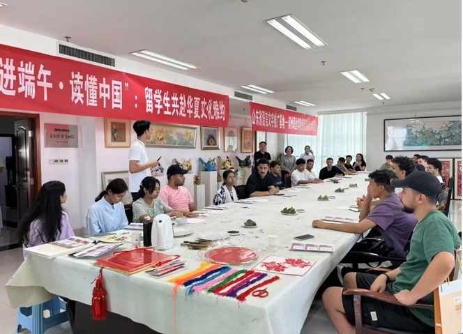 翰墨丹青绘端午！滨州职业学院举办留学生端午文化体验活动