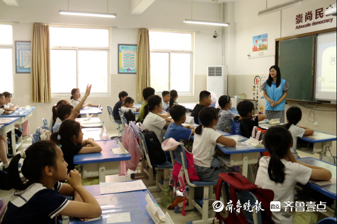 齐鲁工大生物学部“微光”志愿者走进校园开展端午文化宣传活动
