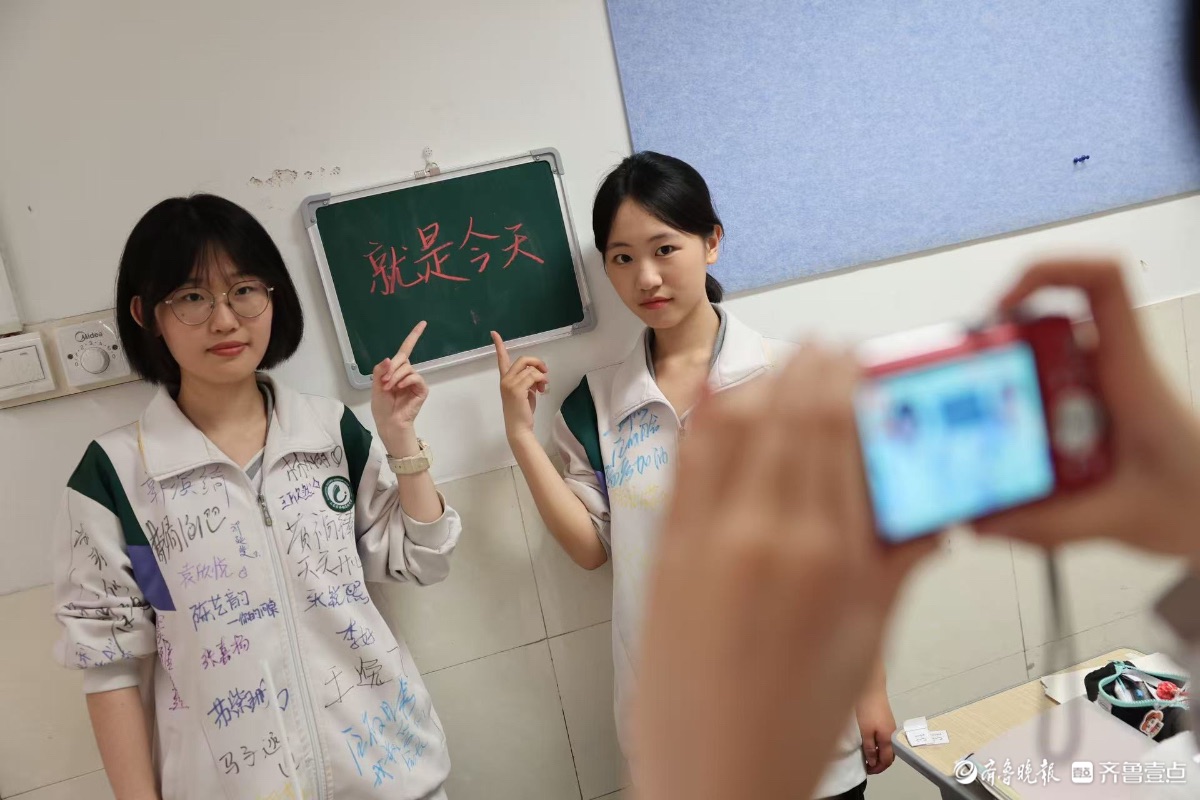济钢高中高三学子离校，记录青春的最后一页
