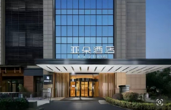 亚朵酒店再现卫生问题，“医院枕套”暴露连锁加盟管理漏洞