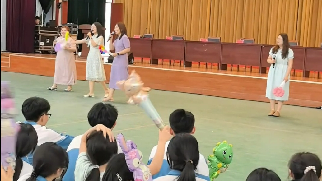 果然视频｜德州二中老师深情演唱送别高三学子
