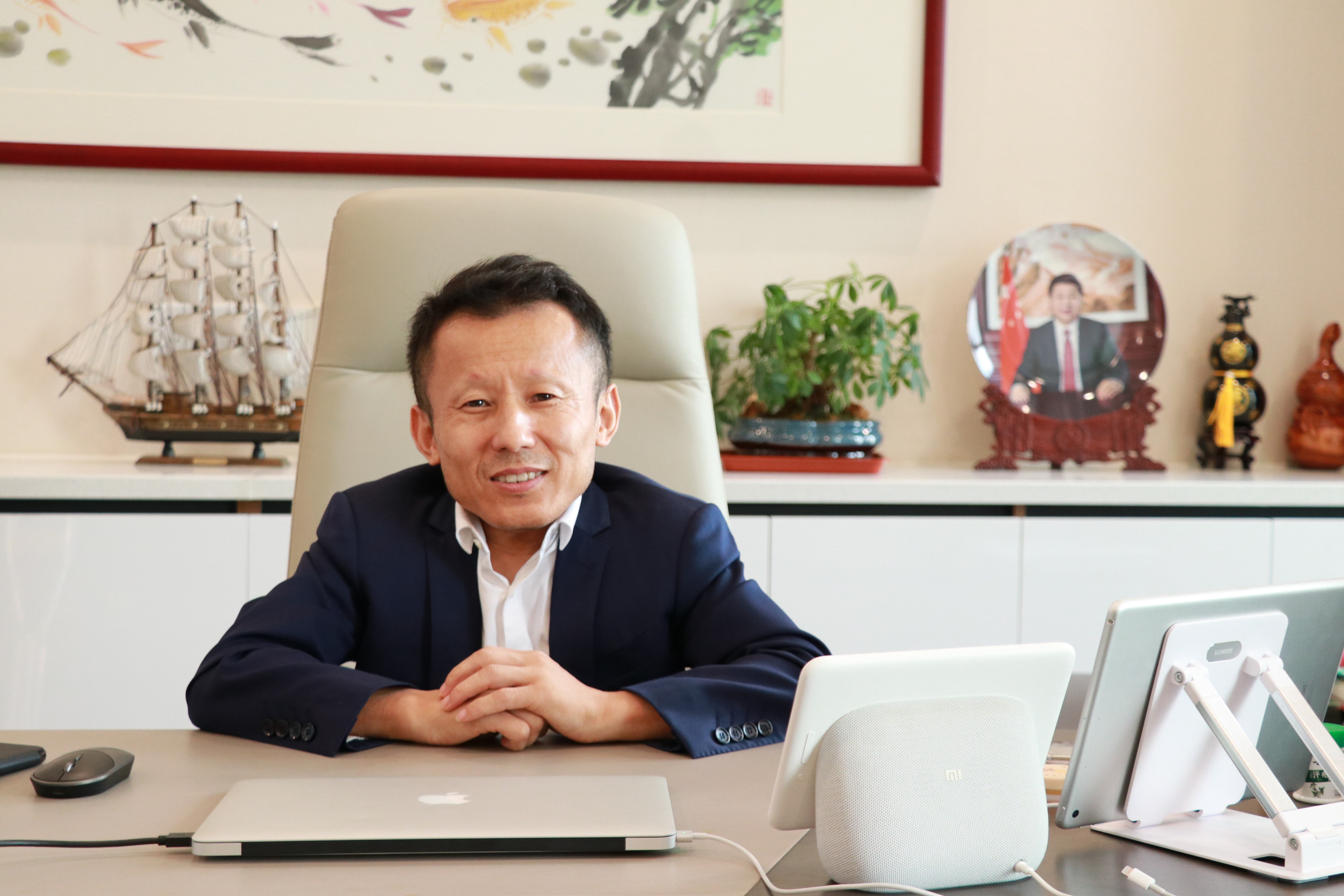 榜样|艾贻明：一米二五的高度，亿万梦想的光芒