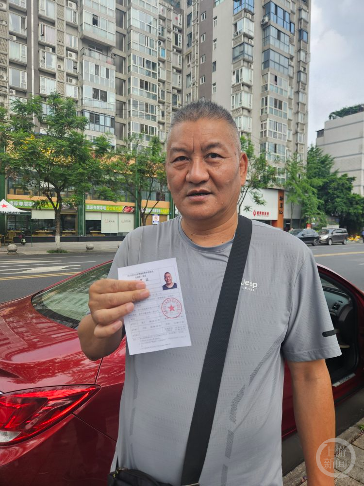 58岁梁实参加人生第29次高考：只要上了一本就会去上学