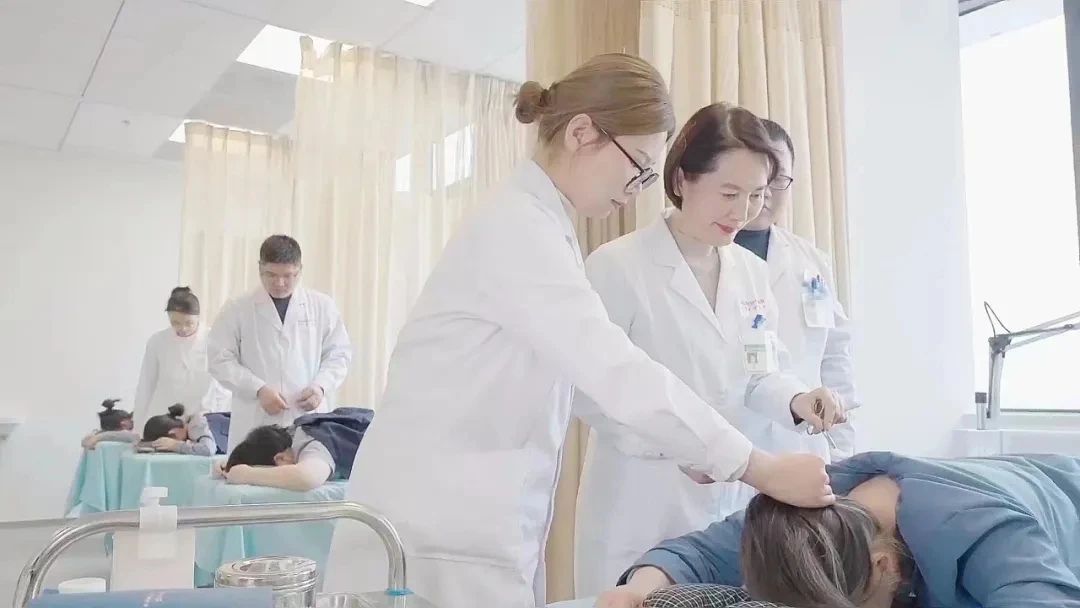 十年头痛苦不堪言，中医针刺疗法助患者卸下“枷锁”