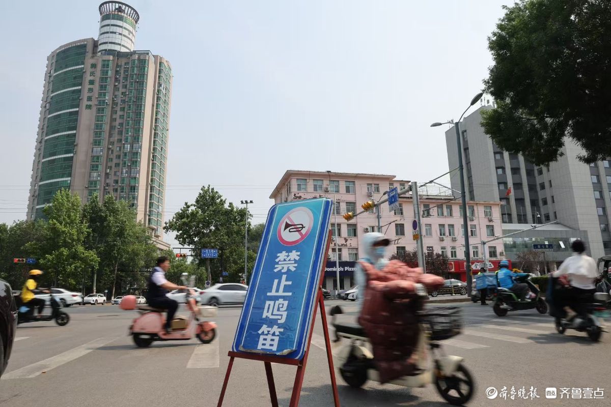 外语听力测试回归，考场外静音守护