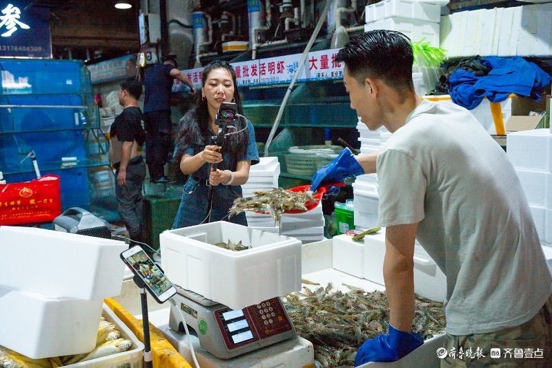 今视角 | 电商直播助力海鲜销售，500 斤虾一小时售罄