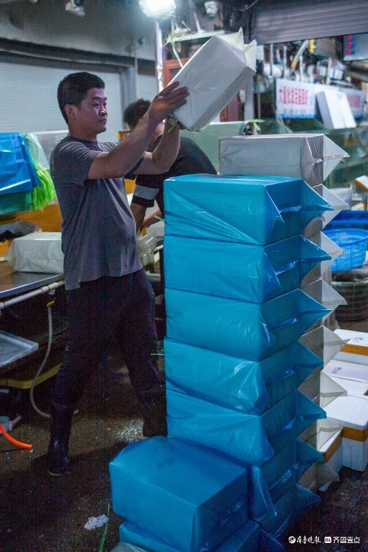 今视角 | 电商直播助力海鲜销售，500 斤虾一小时售罄