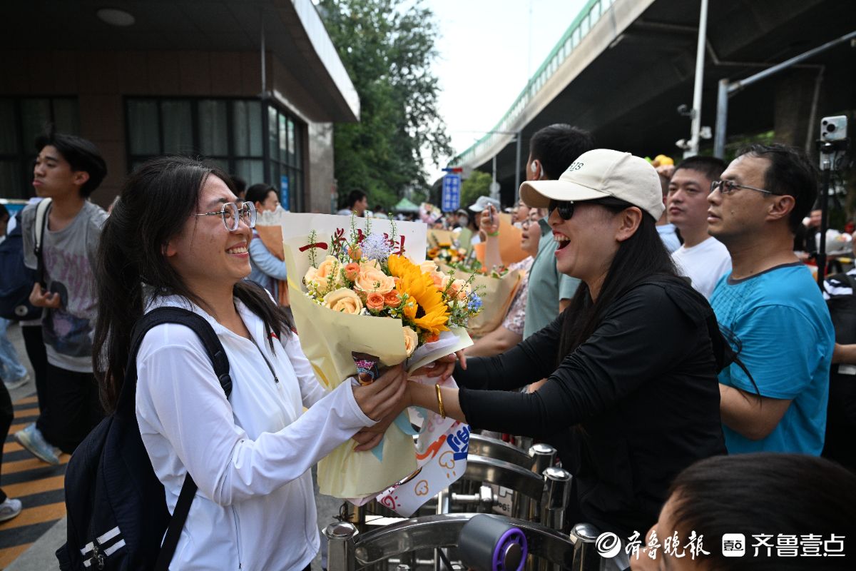 高考结束，家长比孩子还兴奋