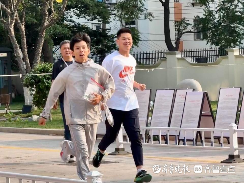 “还有5分钟交卷就开始兴奋！”考物化政的青岛考生首批结束高考