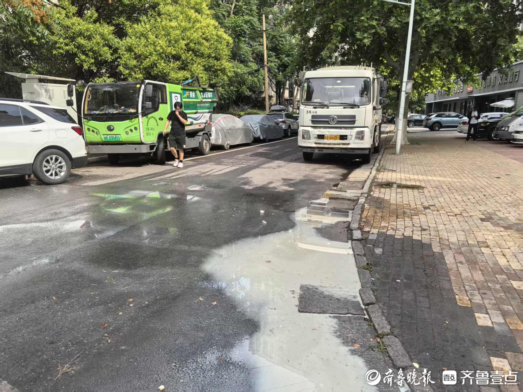壹点帮办丨垃圾车“漏汤”愁坏居民！环卫部门：尽快另寻转运点