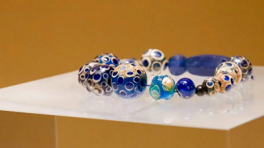 Glassmaking exhibition displays centuries of creativity in Zibo