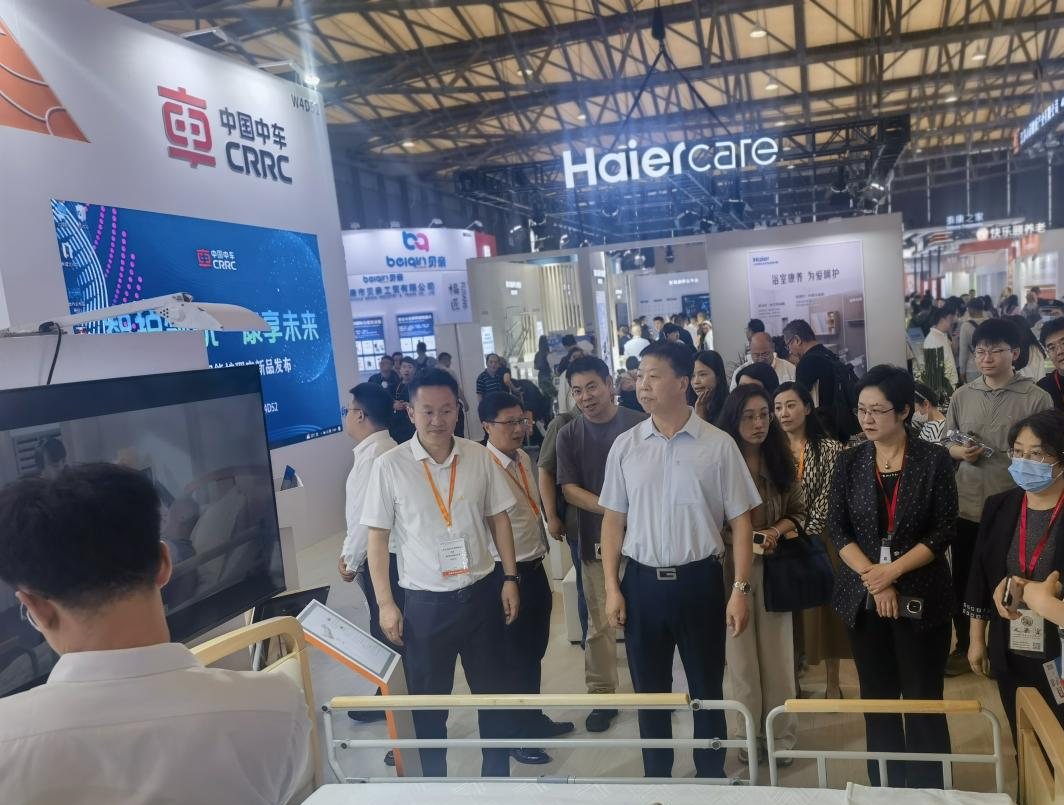 中车跨界智慧养老，智能护理方案引关注