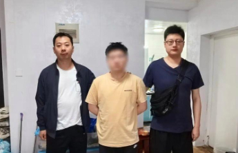 你抢不到的专家号，他们0.02秒就能挂一个……警方出手！