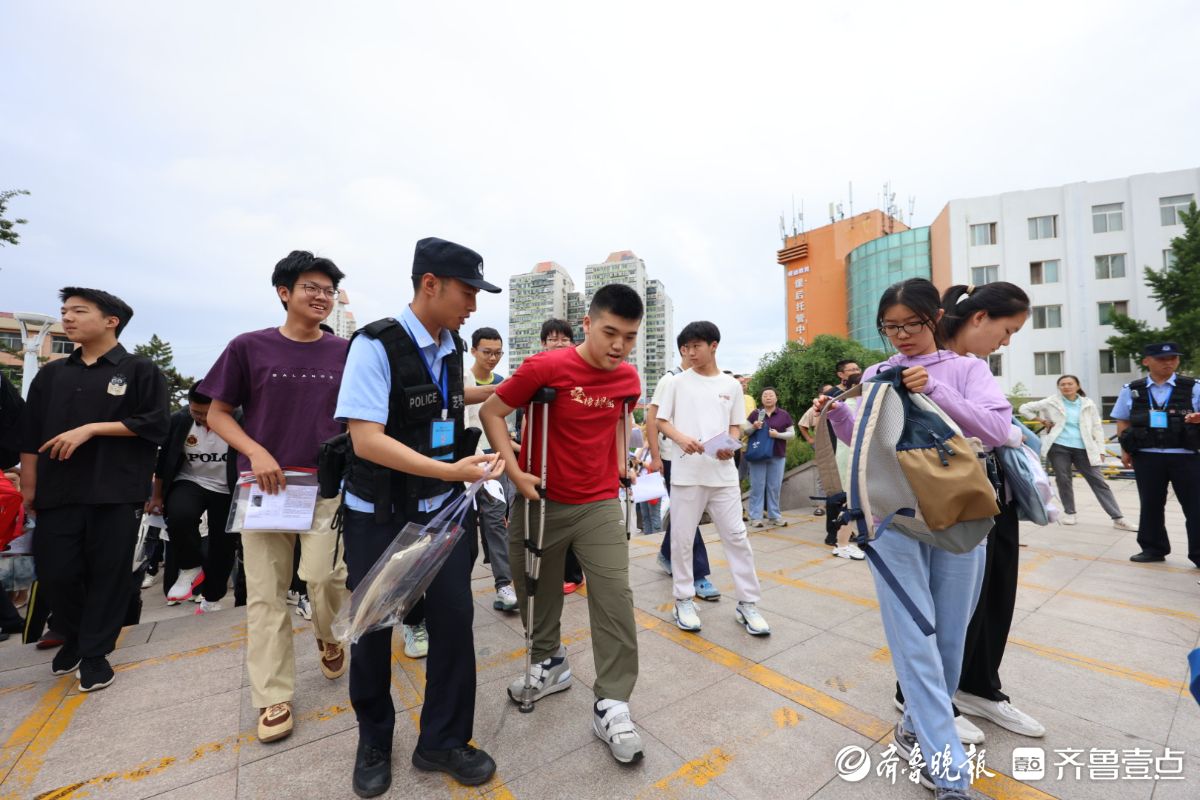 图集|向未来出发！2025中考首日烟台学子提笔追梦
