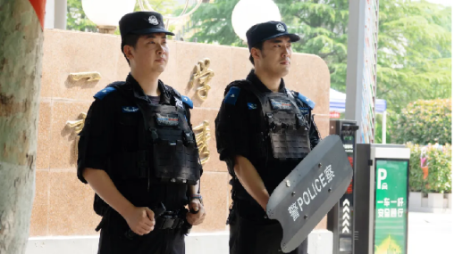 以我警徽熠熠，护你乘风破浪——乳山公安护航高考