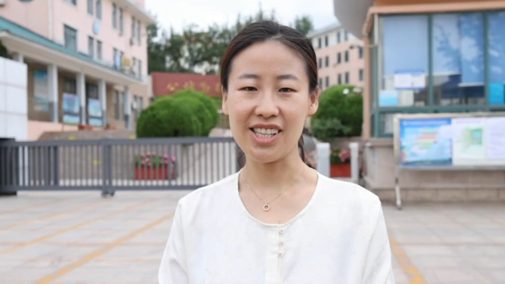 果然视频｜烟台中考现场老师送祝福：愿四年努力都能化作笔下从容