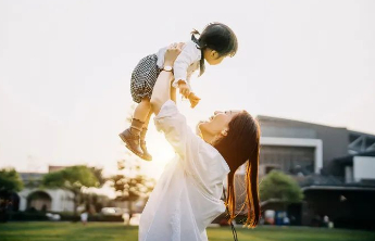 “妈妈岗”的争议背后，隐藏着哪些真问题？