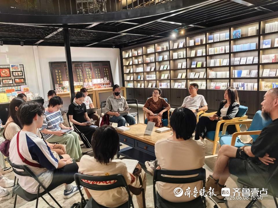 张炜新著《为孔子一辩》高校师生座谈会在阡陌书店举行