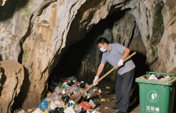 天然溶洞变身“垃圾桶”，仅清理垃圾还不够