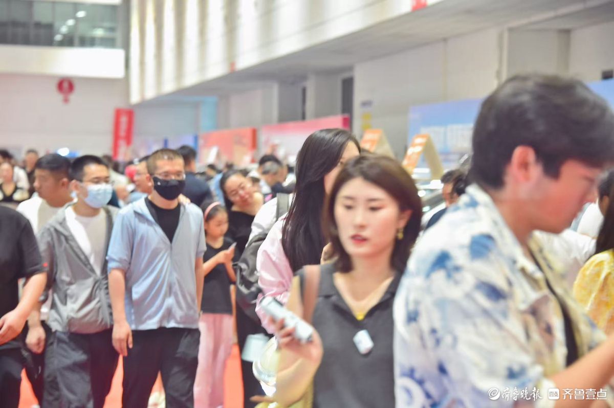 消费券叠加+机器人互动 来槐荫惠民车展遛娃买车两不误！