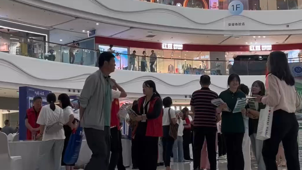 果然视频|中考结束，趁热打铁！烟台中考招生咨询会人气旺