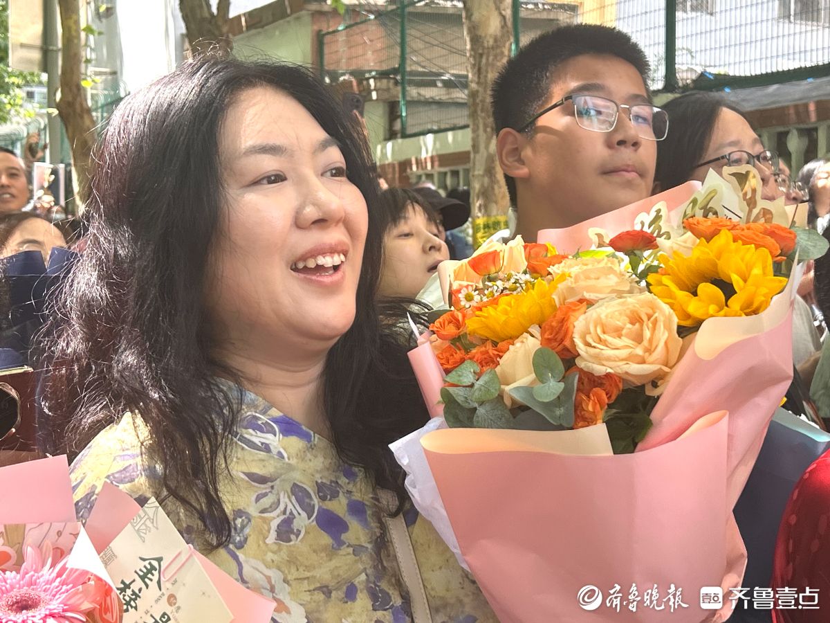中考结束，考生家长如释重负