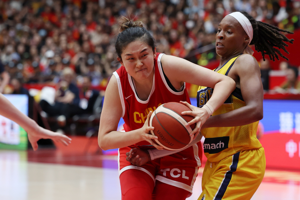 图集|中国女篮热身赛124：57大胜波黑，张子宇得到16分