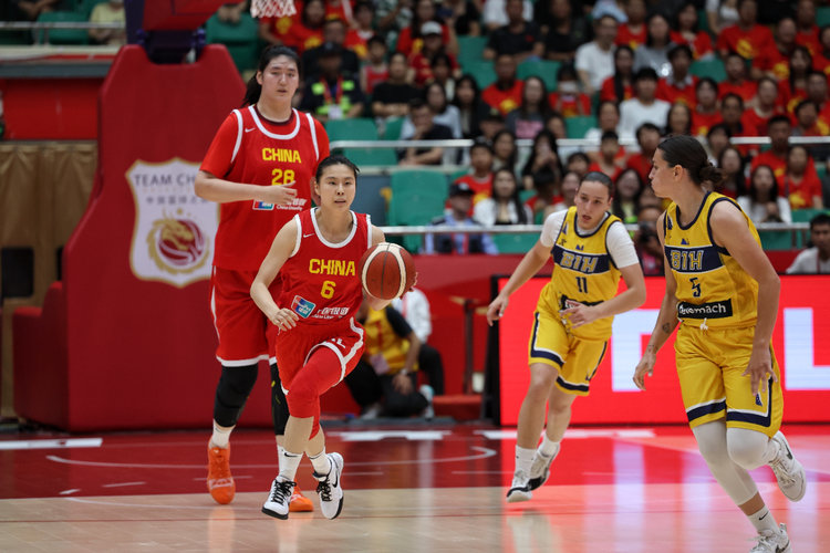 图集|中国女篮热身赛124:57大胜波黑,张子宇得到16分