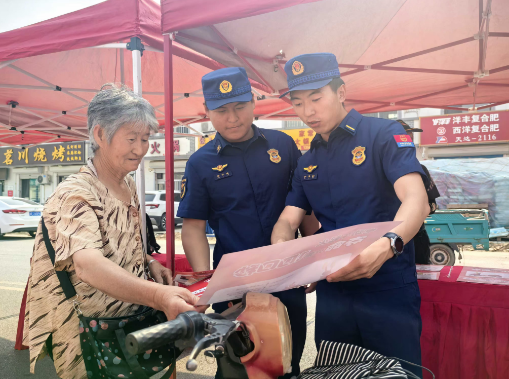 河口区消防救援大队：田间地头话消防 麦收宣传入人心
