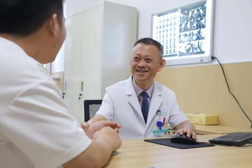 从普适到精准，临沂市人民医院肿瘤中心主任尹岩伟从治病到疗心