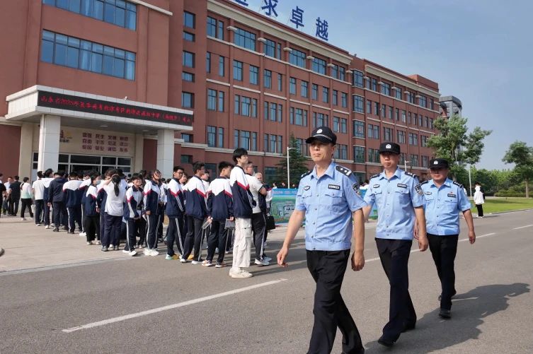 东营市公安机关圆满完成高中考安保任务