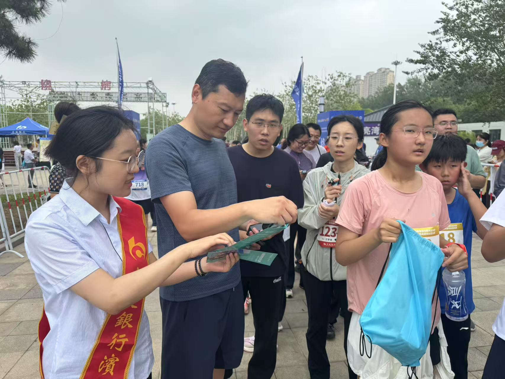 金融知识惠及更多群众，交通银行滨州分行开展金融知识万里行活动