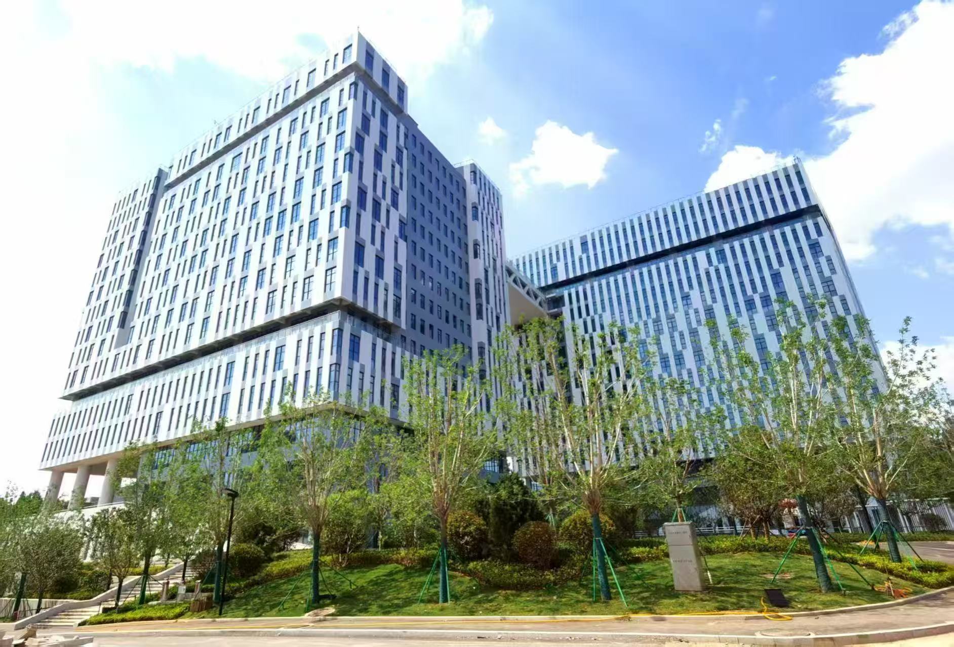 济南大学工科综合楼交付使用