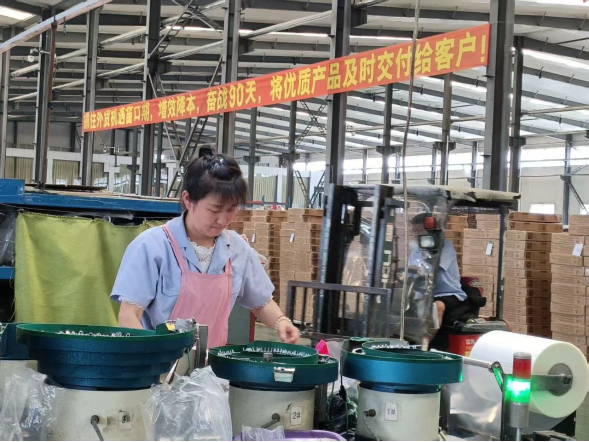 潍坊临朐辛寨街道企业打响“奋战90天”,订单排产细化到小时