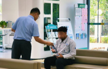 农行商河玉皇庙支行：暖心服务破除外籍人士“开户难”