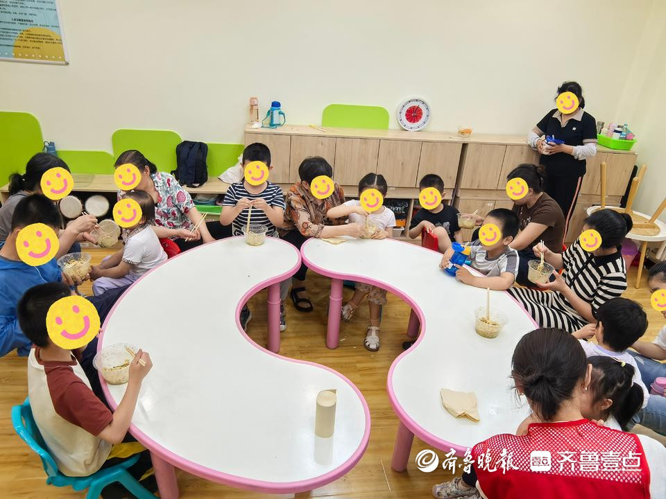 送去夏日清凉，爱心人士为特殊儿童送关怀
