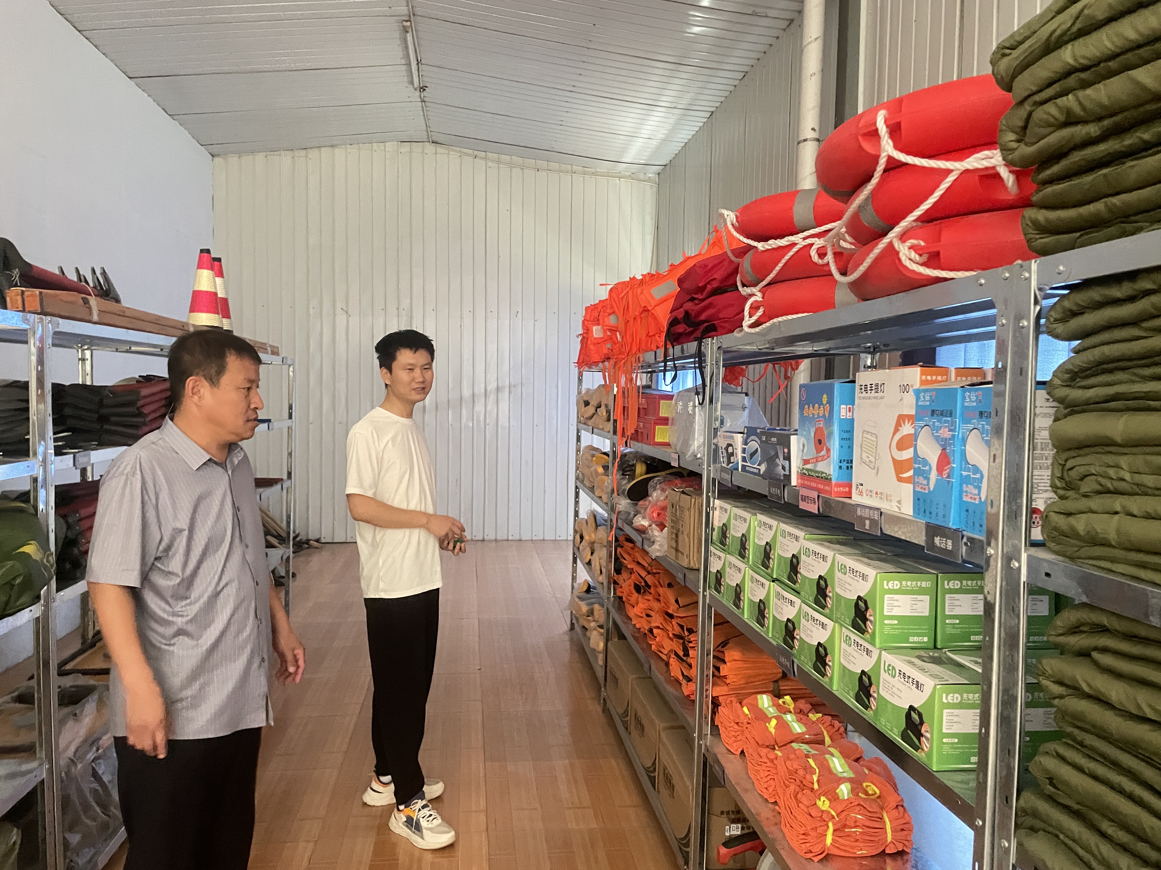 阳信县商店镇全面清点应急物资库 严阵以待迎接汛期挑战