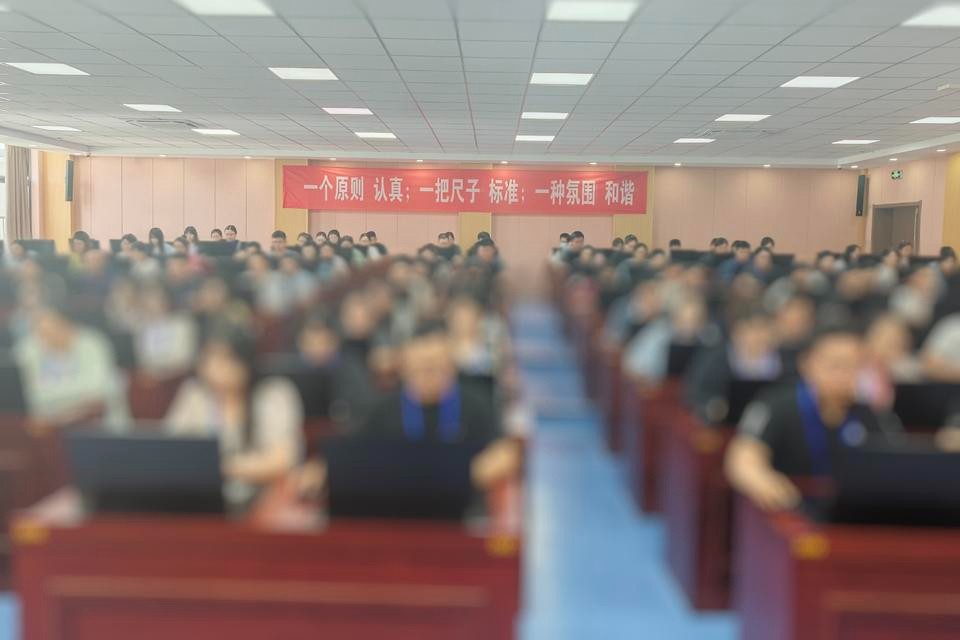 直击2025济南中考评卷现场！评卷进度超60%