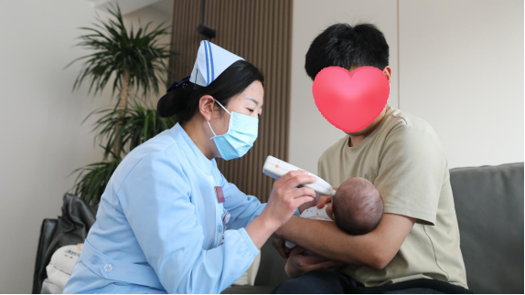 邹平市人民医院：就医不便别发愁 “送医上门”解烦忧
