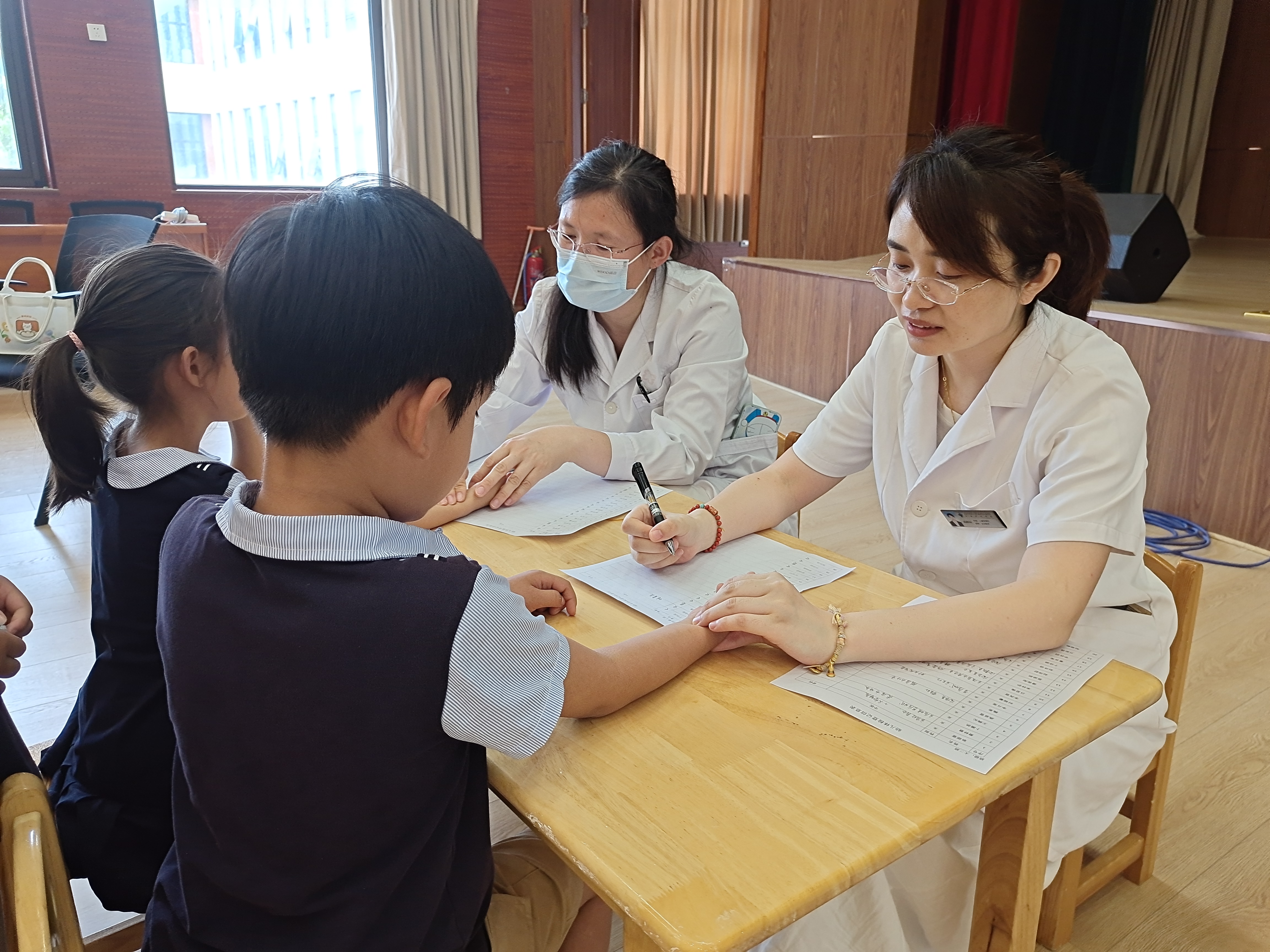 东营市中医院为大班幼儿定制“入学健康礼”