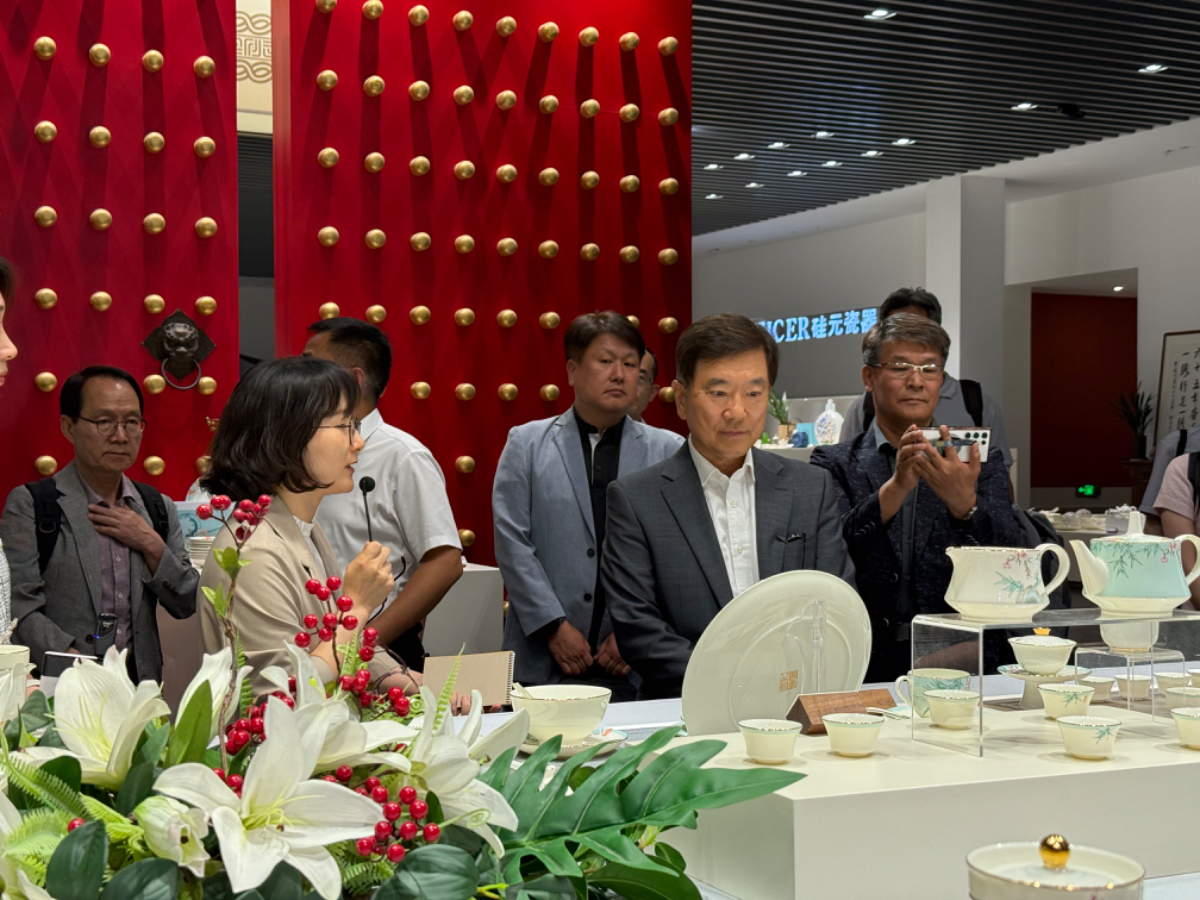 壹点图集｜中韩精细陶瓷产业交流合作活动在国瓷硅元举行