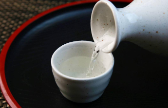 直播间里有多少故弄玄虚的“酒故事”