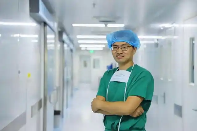 Chinese doctor honored for sacrifice in Tanzania