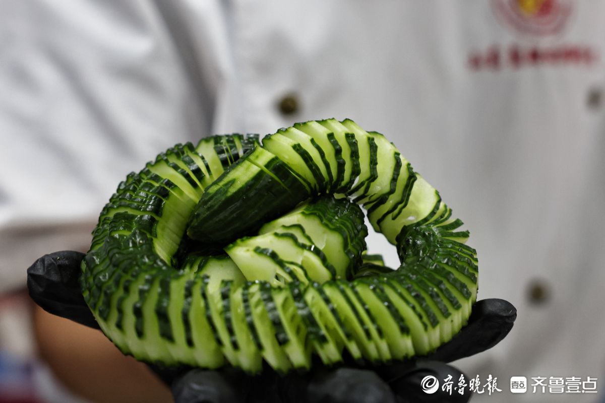 济南中考招生会火爆开场，特色专业现场展示很吸睛