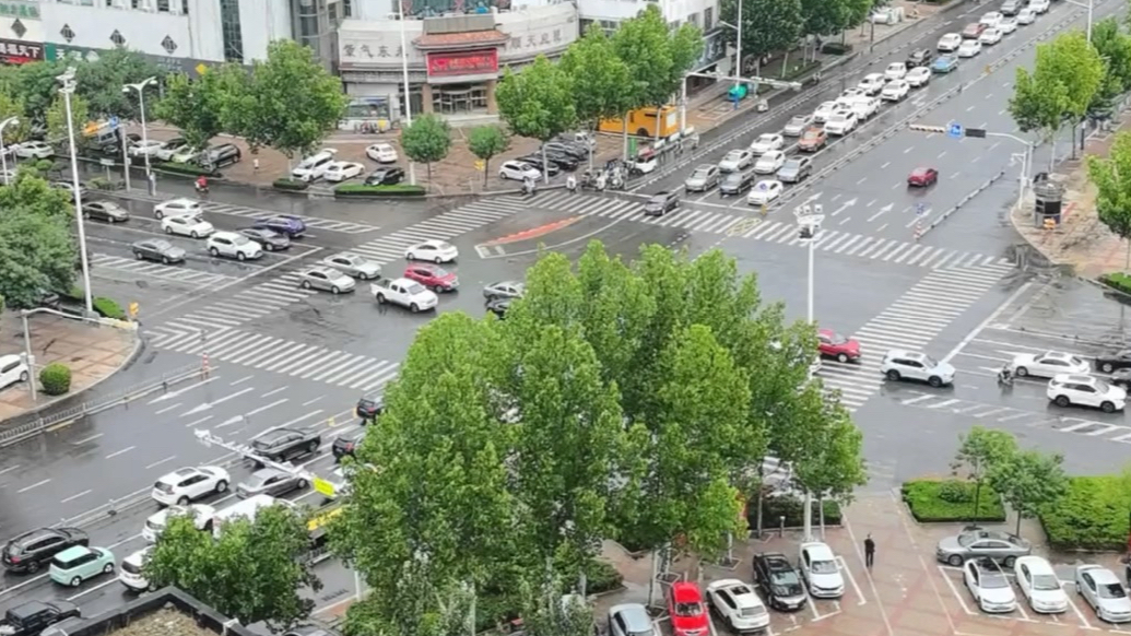 果然视频｜德州东来顺路口积水清理完毕！今日局部仍有大到暴雨