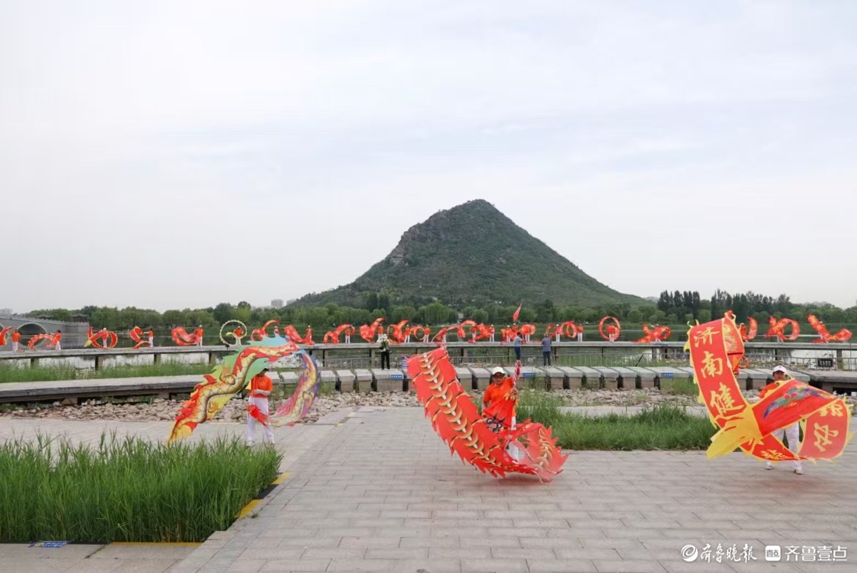 行摄华山——舞龙欢庆 