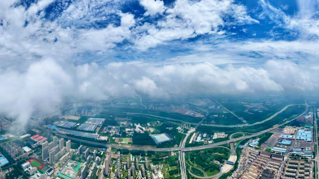雨后“腾云驾雾”拍德州，这视角够“杠赛来”！