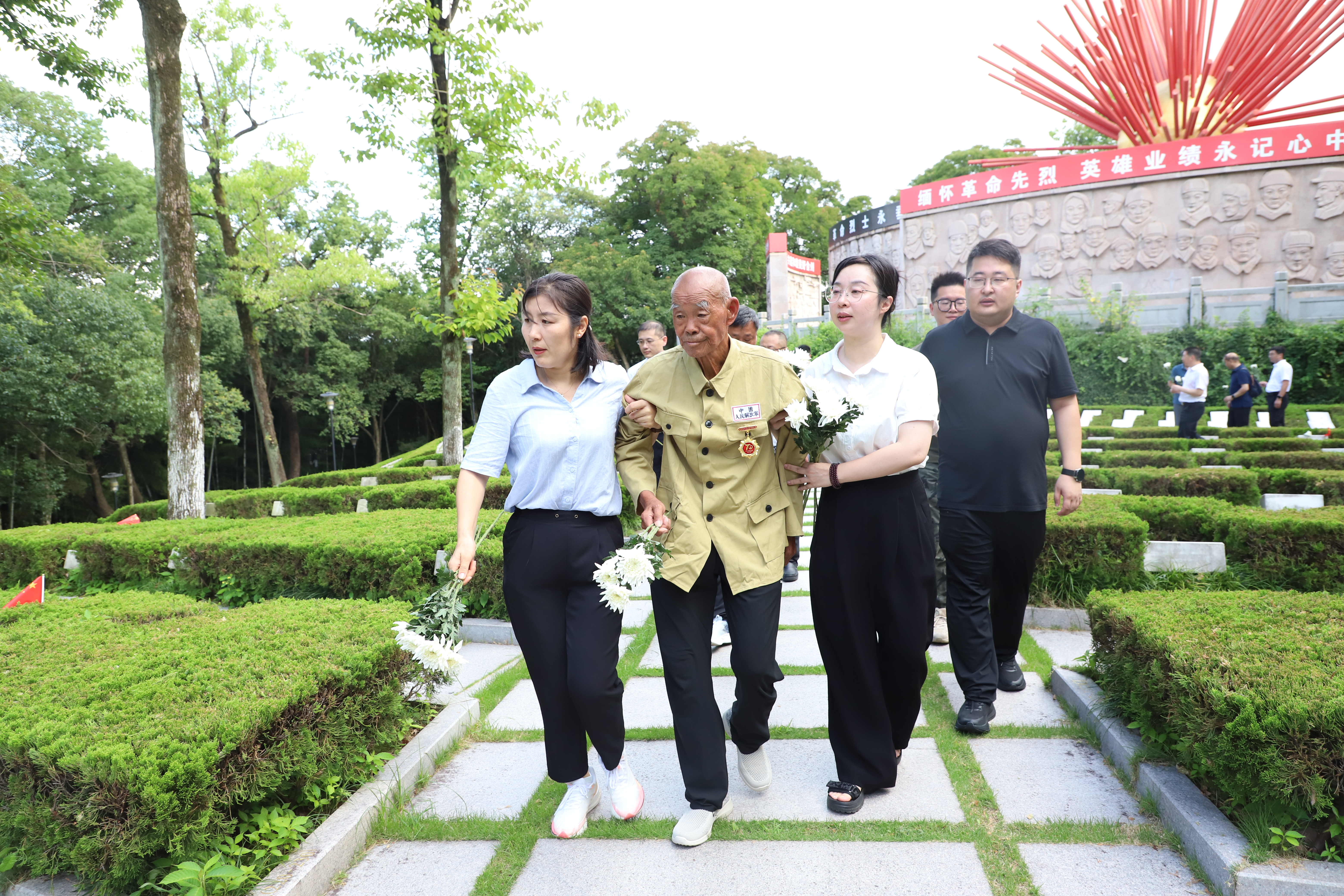 重走红色足迹，惠民姜楼籍一江山岛战役参战老兵及家属重访一江山