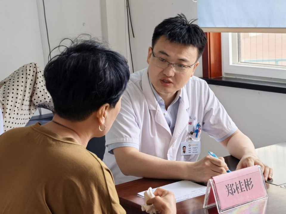 烟台毓璜顶医院医生走进福山开展甲状腺义诊系列活动