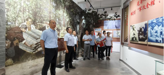 人保寿险潍坊中支开展“追寻红色记忆  汲取奋进力量”主题党日活动